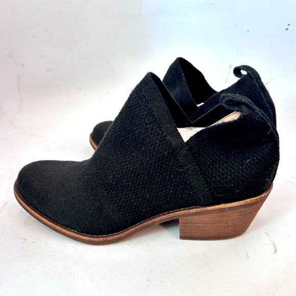 SOFFT Arvada Knit Ankle Bootie Black Womens Size 8 Block Heel Water Resistant - Picture 4 of 12